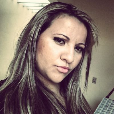 Médica  Veterinária pela UFERSA- Pós Graduada em Clínica Médica de Pequenos Animais pela EQUALIS.