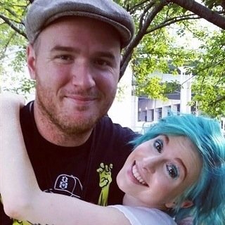Fanbase in support to Hayley Williams and Chad Gilbert.. and of course Paramore and New Found Glory.