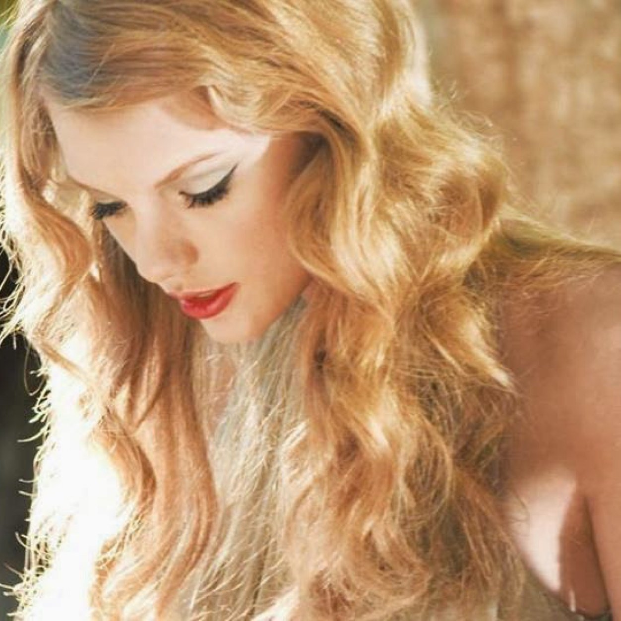I tweet pics of Tay! You can save all of them! I'm Kiki and @MagicSwiftie13