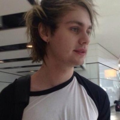 free follow from @cliffordasyIum go follow her please! ask for a follow back