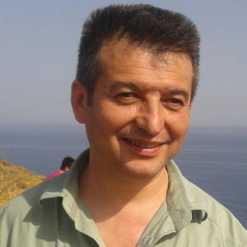 ΡΕΑΛΙΣΤΗΣ,ΕΝΤΙΜΟΣ,ΔΗΜΙΟΥΡΓΙΚΟΣ, ΕΠΑΝΑΣΤΑΤΗΣ,ΓΚΡΗΝΙΑΡΗΣ...ΑΠΑΙΤΩ  ΚΟΙΝΩΝΙΚΗ ΔΙΚΑΙΟΣΥΝΗ  !!!!!!!!!!!