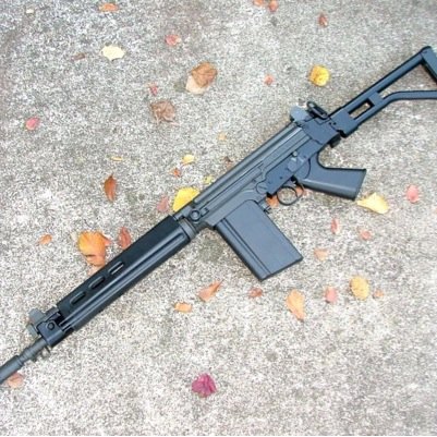 名前:越前ガニ クラン:ご注文は澁谷武文で 好きな銃:pmMP7A1、arM4、srモシン 階級:中佐2 S/D:1.14くらい 基本ライフル専です。よろしくです。
