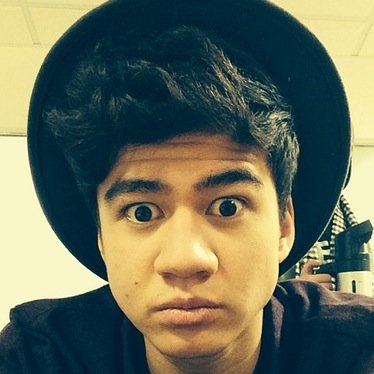 Lovely Hood Kik:_HiCalumHood_
