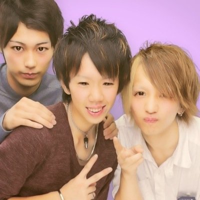 えーと 相生小、相生中、桐生第一、大田産技専、社会人一年目！ 音楽はSCANDAL the GazettE、Acid Black Cherry Janne Da Arc UVERworld ONE OK ROCK 一番はSCANDAL!まぢぱねぇ。 よろしくねー！