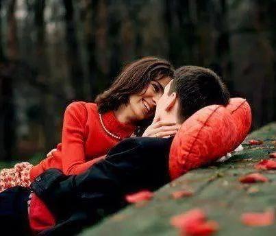 imsaimaofficial's profile picture. Saima