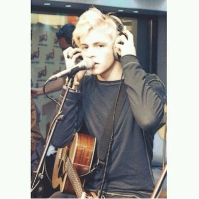 RossLynchR5RP's profile picture. Taken by @NatalieMalikk