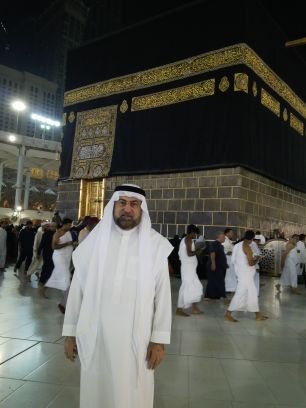 ‏طموح بلا حدود..إيجابي بلا غرور..يحب الجمال في كل شيء..هين لين ودود..منفتح ذو مباديء