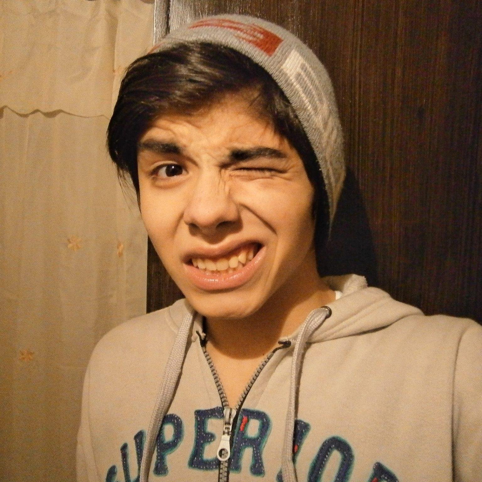 Solo vos me haces poner feliz en mi malos momentos, te amo muchísimo mi amor sos todo :3 (Giulii)