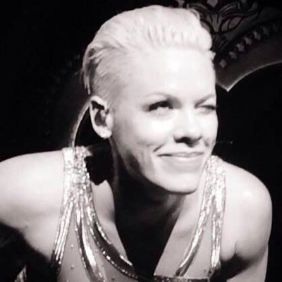 IloveeeePinkyes's profile picture. 