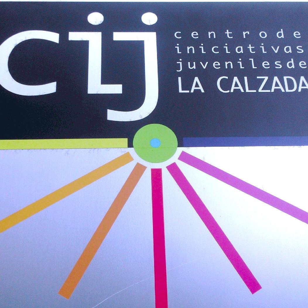 El Centro de Iniciativas de la Calzada cuenta con: Un taller de Radio, un taller de Revelado de Fotogafía y una Mediateca abierta al público. Ven a conocernos!!