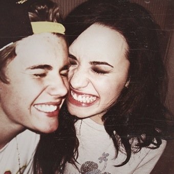 Rauhling2Lovato's profile picture. ☯ i will love like I’ve never been hurt ☯