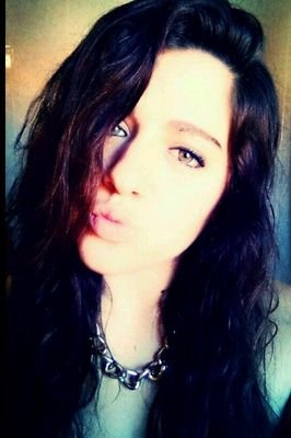 Una droga como sus besos, una calada como su aliento~