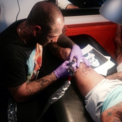 Tattoo Artist - Specialising In Custom Work - An All Round Artist - Bournemouth @southcoastinkts @SouthcoastinkBM
Email: Robwilliamsonink@gmail.com