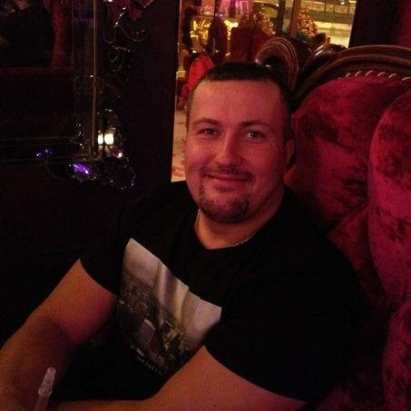 leonchVLAD's profile picture. 