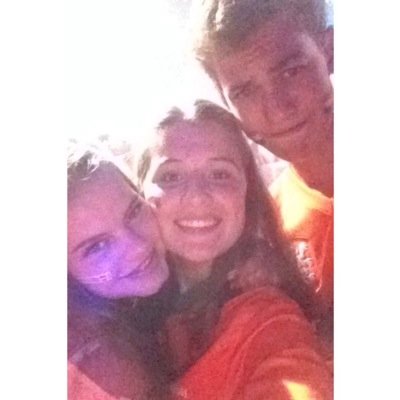 hey baby, je bent super speciaal voor me, ik zal er altijd voor je zijn mijn bestt , loveyou xx Bonny      Je bent m'n liefst vriendinnetje! X Laan