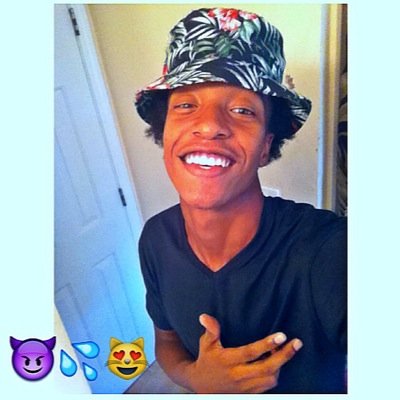 Santanaa Babby | FMOIG: Fam0us.l0uie | Kik: kingl0uie_ |