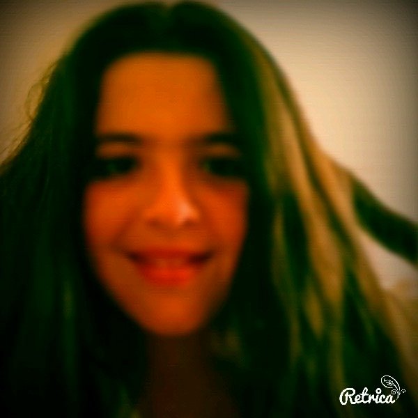 soy morena y alta soy muy divertida y alegre me encanta hacer reir a las personas xaiii