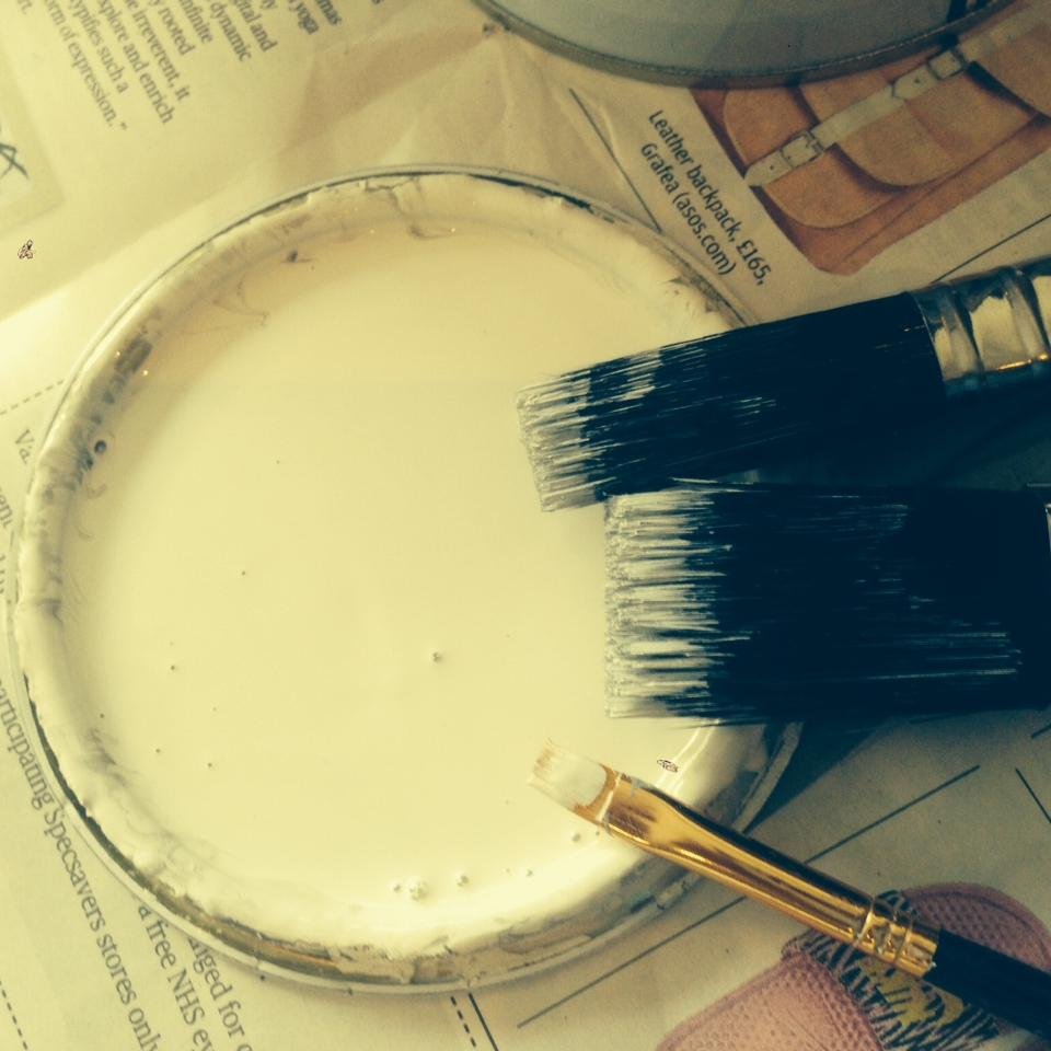 Lounginglola's profile picture. Based in Clapham Common’s old town, Lola's Lounge lovingly restores vintage, time-worn furniture, producing unique and stylish pieces.