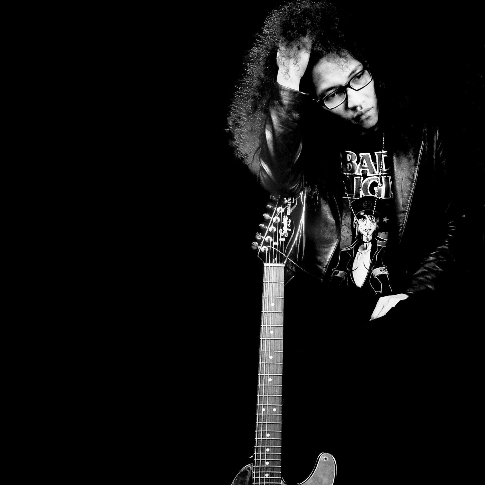 Bassist di @afternoonid (Warner Music Indonesia), Keluarga SHS, Sarjana IT-Networking dr STMIK IBBI MEDAN