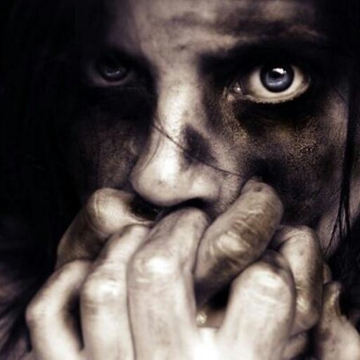 Diariodeunhada's profile picture. Si los espejos del salón no están rotos, lo estoy yo. diagnosticada de ED y TLP.