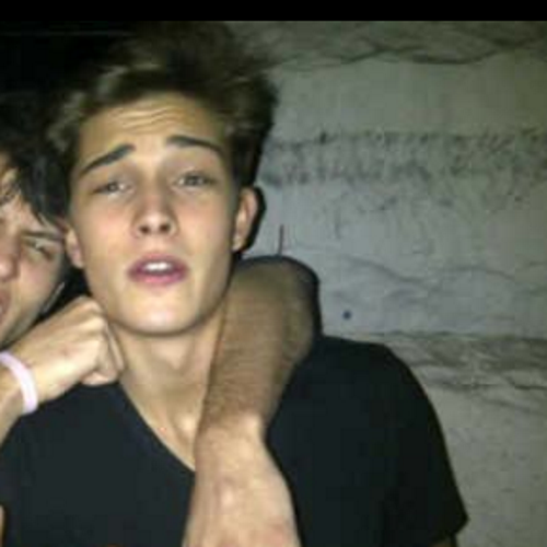 EthanRpgae's profile picture. elle m'appartient.