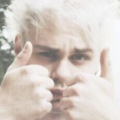Hello you are beautiful please follow @hoodbucks for this follow [ask her for a followback] If you already follow her tysm free follow