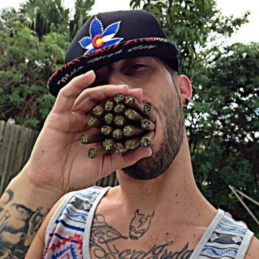 We love da blunt! If you do too, hit the follow button to show your love!