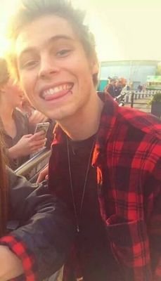 Hi, I'm Adelina.Proffesional fangirl | 15| Romania|♥♫@EllieAnnMusic followed me| #Mixer | #Directioner | #Lovatic | #Belieber |#Jonatic |#Arianator |#Sheerio