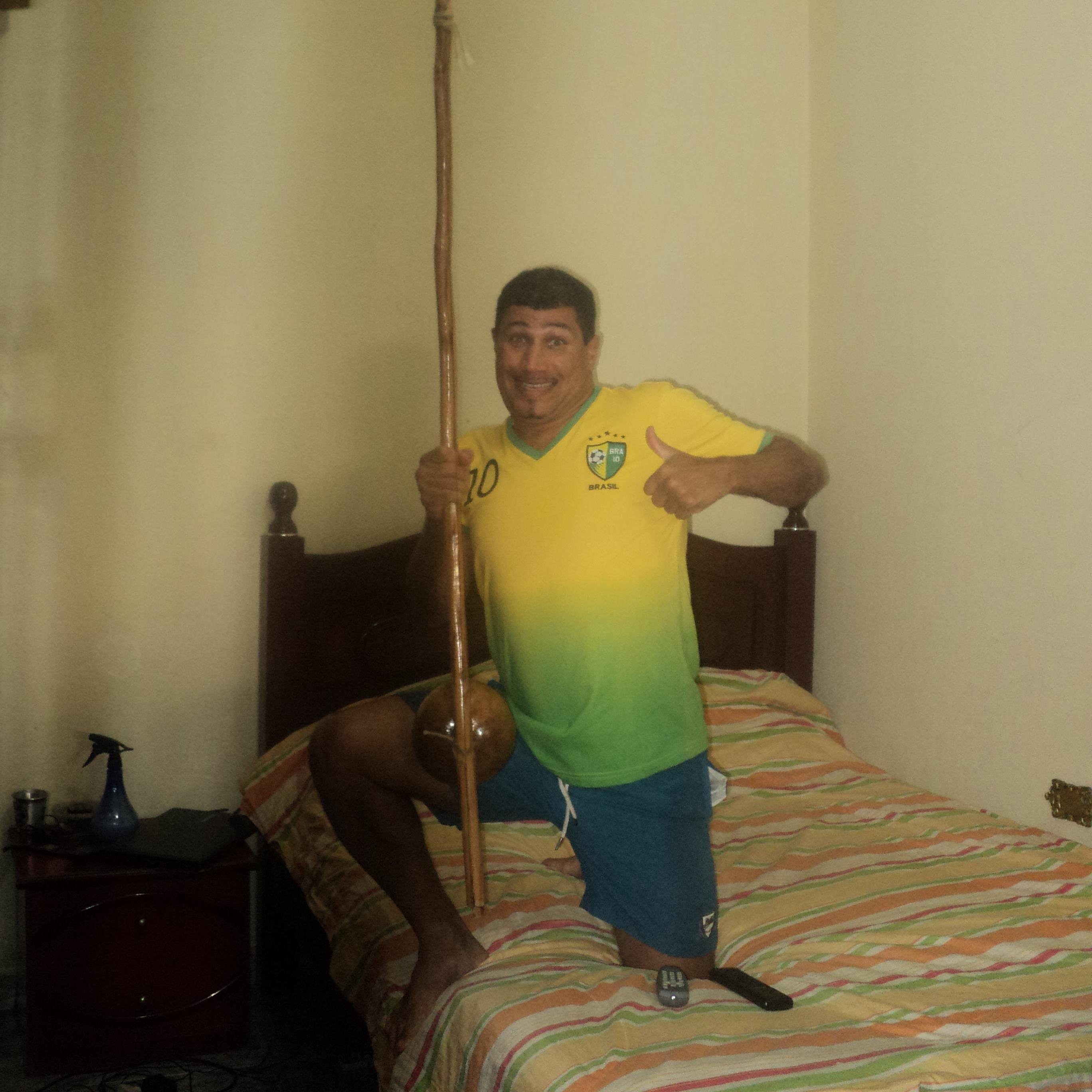 Mestre gancho de Guarujá S/P Brasil  , trabalho com a capoeira a 31 anos , a capoeira Grupo Educacional de capoeira caravelianos de esporte,cultura,arte e lazer