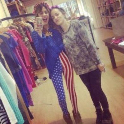 Tini y michi son un ejemplo a seguir son las mejores las quiero @tinistoessel y @michilambre