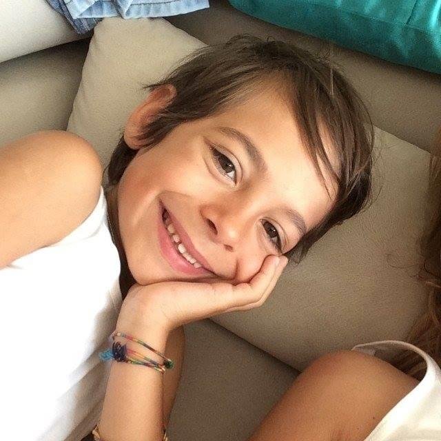 Yeni dizim Küçük ağa oyuncu arkadaşlarımı çok seviyorum.. Bütün hayranlarını çok seviyorum