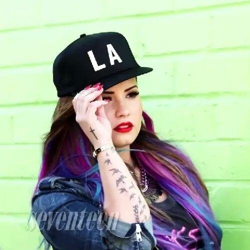 Lovatic com orgulho :3 Esse é meu lema Stay Strong , Never Say Never and Believe ✞