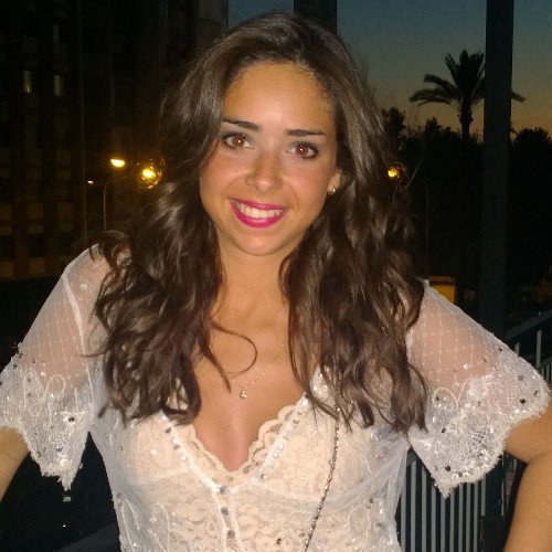 Sevillana. Estudiante de derecho en la US.