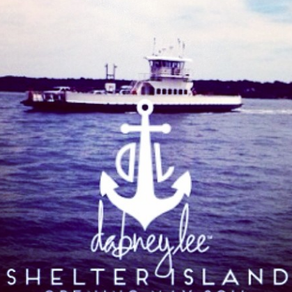 dabneyleeSI's profile picture. obsessed with lucite, color, bold pattern, paper, my babies, tacos, bravo shows, eddie flats, tunics, wine spritzers and shelter island