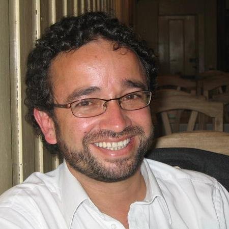 Locutor. Hermano de todos.