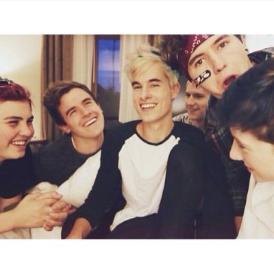 o2l_giggles's profile picture. If you dont like o2l BYE BYEE