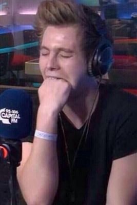 5SecondsOfIrony's profile picture. 5 seconds of summer? never heard of'em.