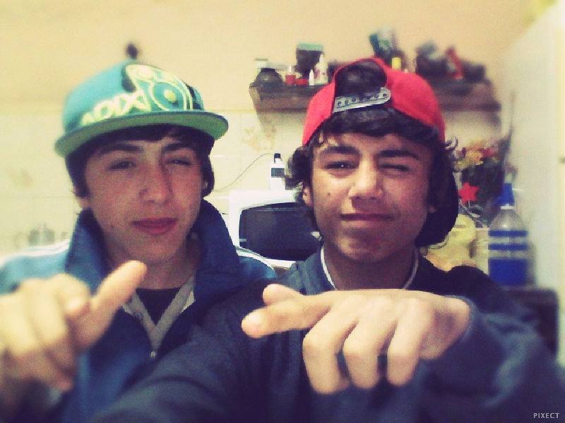 Un millón de sentimientos, mil pensamientos, cientos de recuerdos, todos por una sola persona♥
