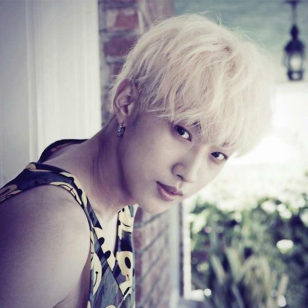 B1A4JINYOUNGBTH Profile Picture