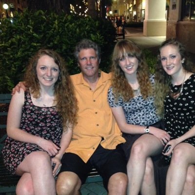 Proud father of three ginger daughters who are not nuns nor sons! Suns out Guns out☀️