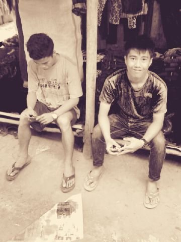 Sesulit apapun itu masalah asal dijalanin akan terasa mudahh.