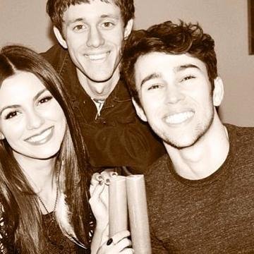 Schneiderdutch's profile picture. Max schneider fanaccount