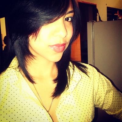 Licenciada en comunicación social, buena hija, hermana y amiga, super exigente pero por ser así hago las cosas bien.