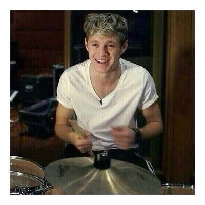 Niall
Louis
No