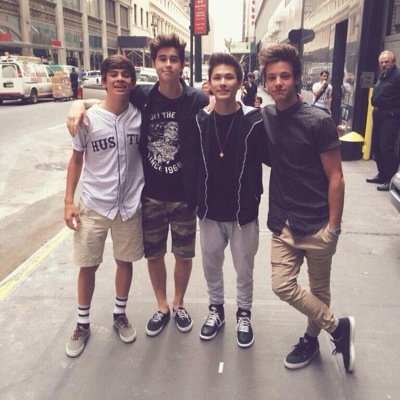 Follow me if you love those Magcon boys -•- IG: Maryfer1111 and Call_him_hayes -•-
