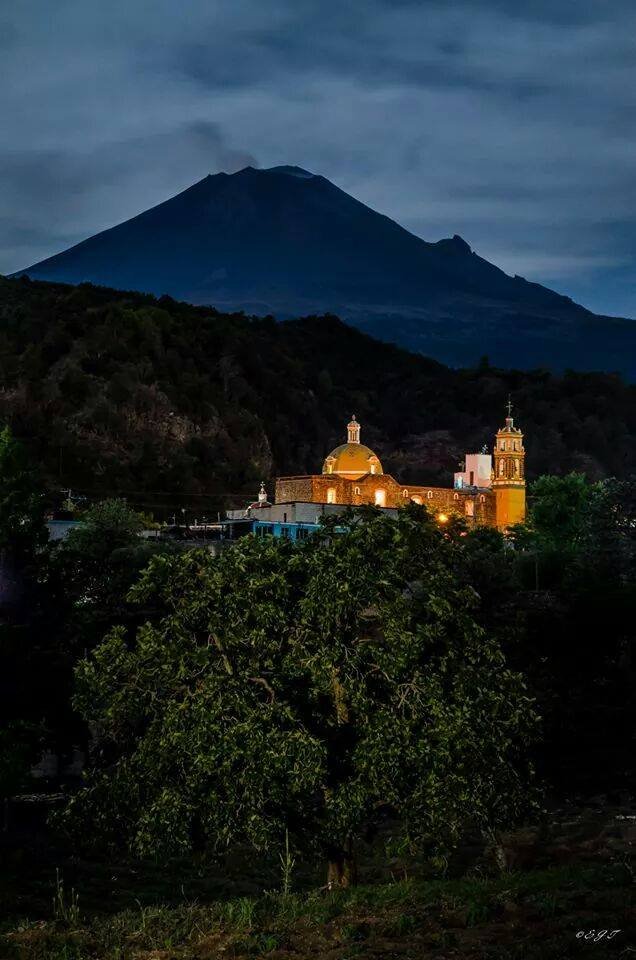 Municipio a las faldas del Volcán Popocatépetl,con actividades turísticas, culturales y gastronómicas.Los mejores Chiles en Nogada de la Región.