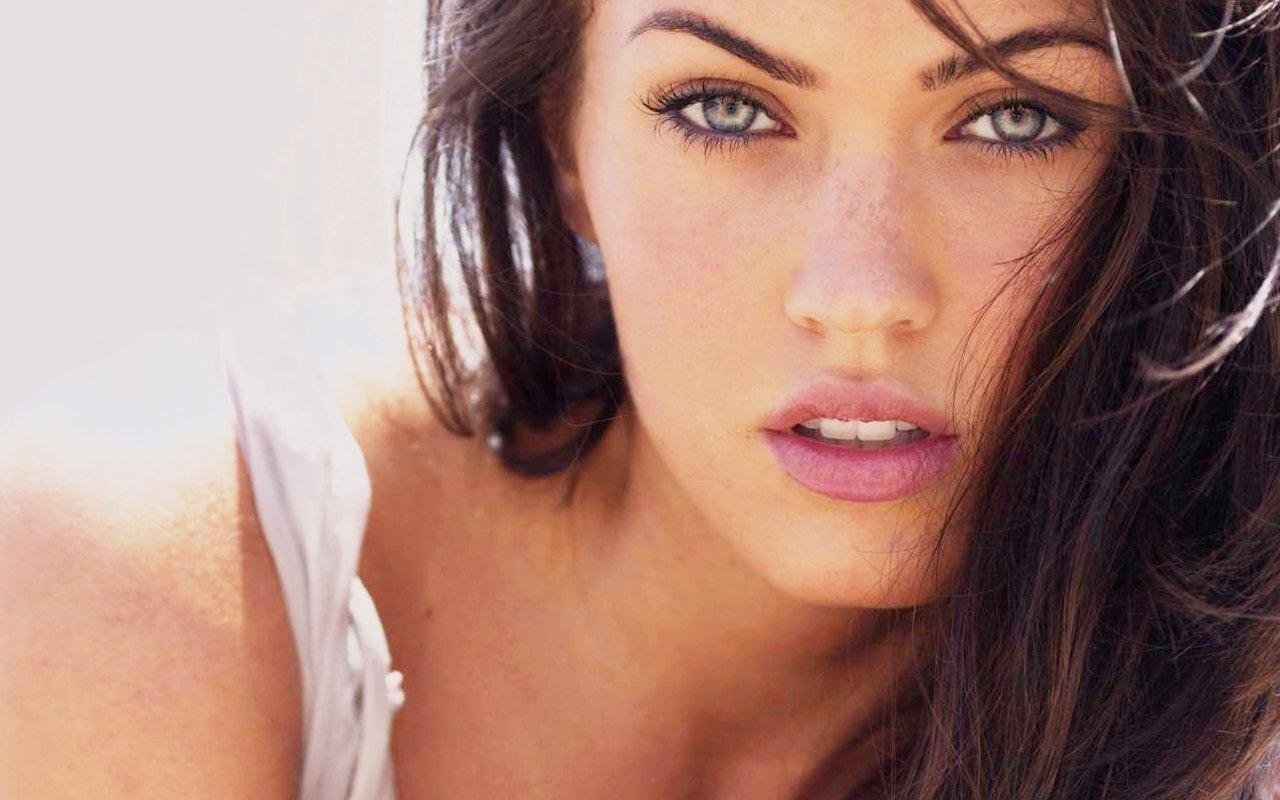 Sigam a @lindinhaAnna ela sdv (não importa o fandom)