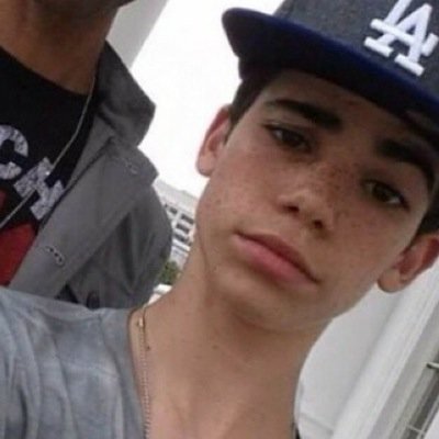 Hey Love Ones Im Cameron Who Wants A Kiss _-_ @kenzieloveherba is my life dont mess with  her you mess with her mess with me____