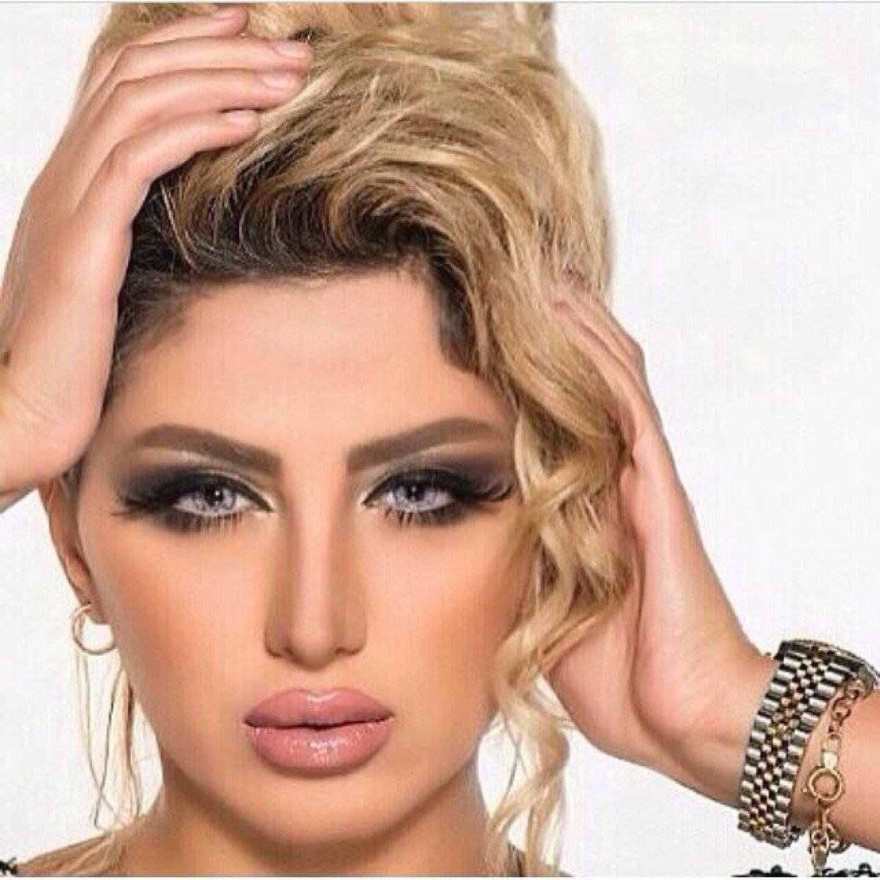 P1443's profile picture. فتّاة جَميلة أحب الضٓحك لاآحب أن أتصنعَ ايٓ شعورَ آكرﮪ المجاملآت أومْن بمبٓدأ كمآ تدٓين تُدآن . . ♡̴̴ اللي يتْابعني أتابعهةة=)