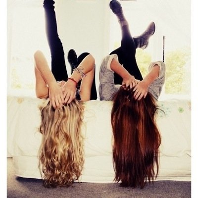 We are two girls.... We love music, fashion, food and clothes! ❤️
Instagram: one_profil_two_girls
